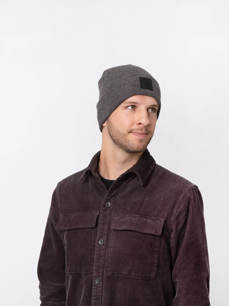 Beanie - Wintermütze Schwarzer Patch