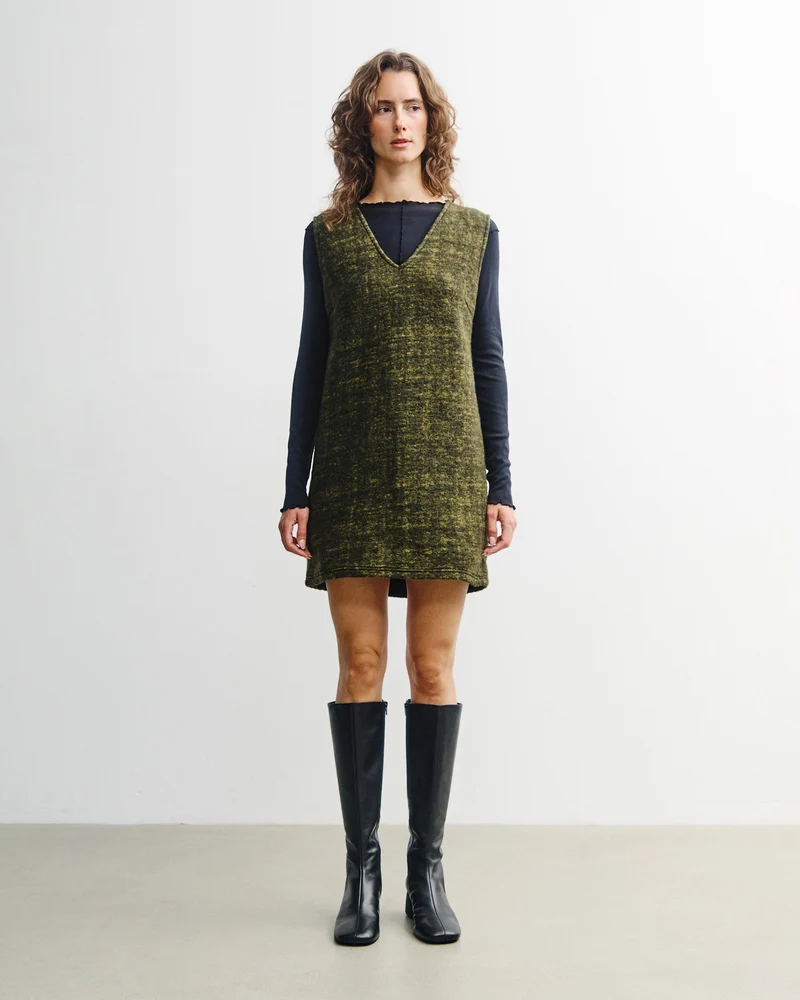 V-Neck Dress aus Bio Wolle und Bio Baumwolle in Speckled Green von Rotholz