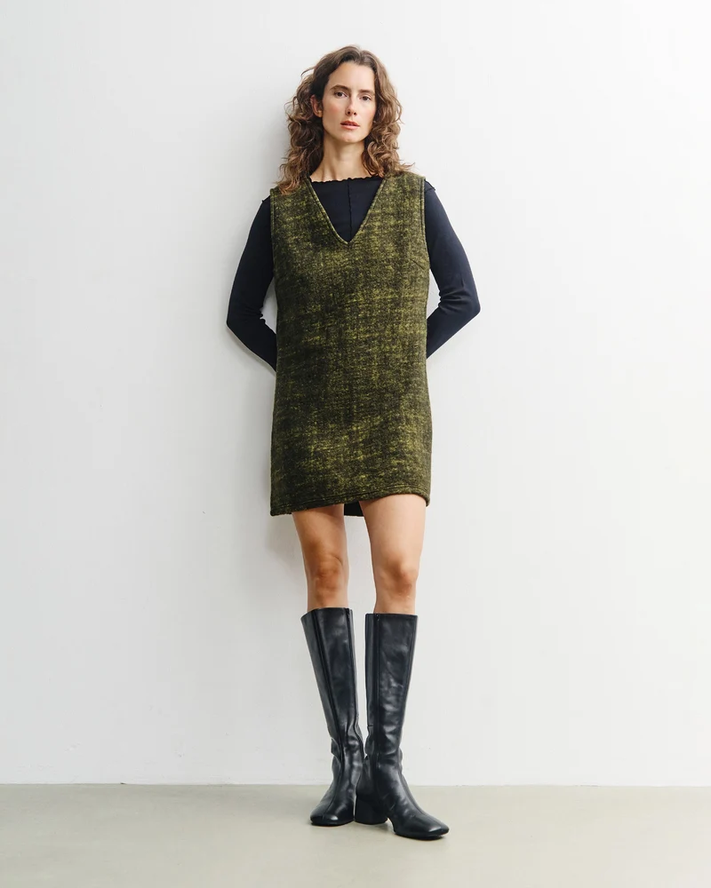 V-Neck Dress aus Bio Wolle und Bio Baumwolle in Speckled Green von Rotholz