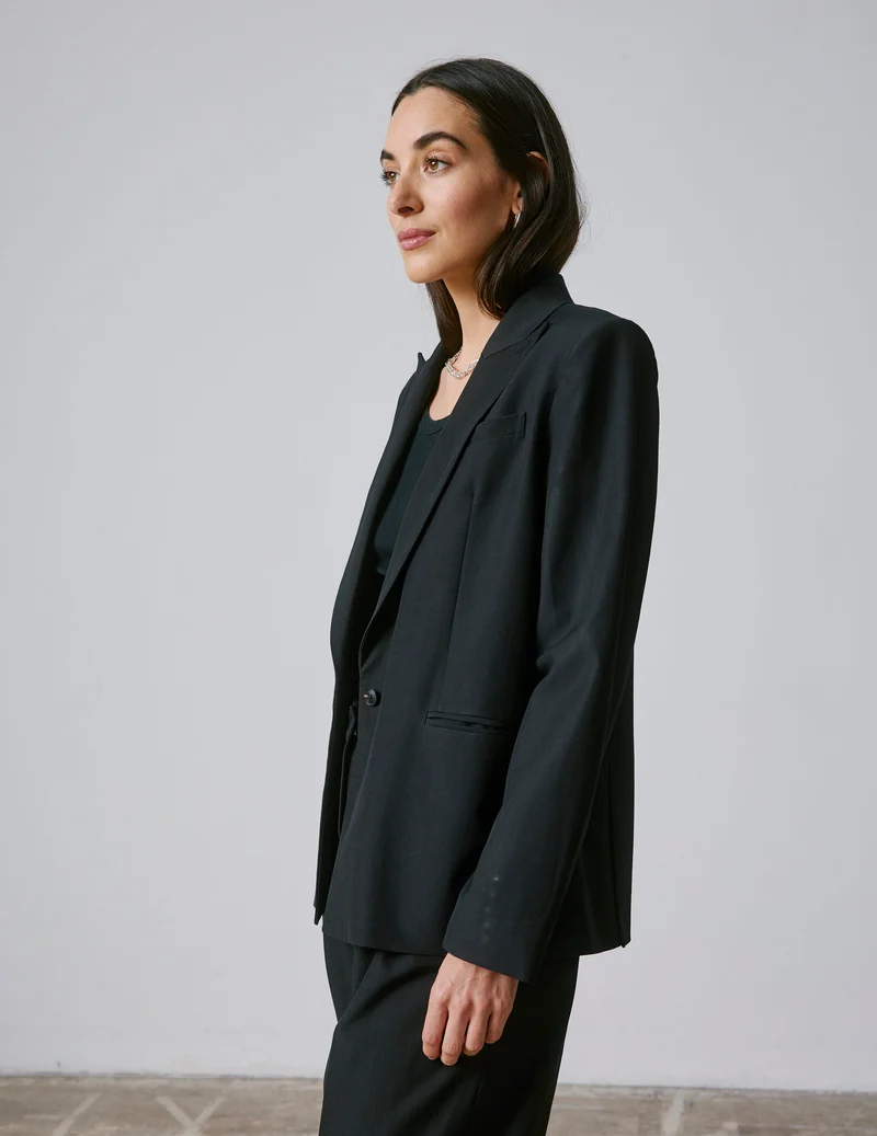 Veste de costume Nora en laine vierge noire