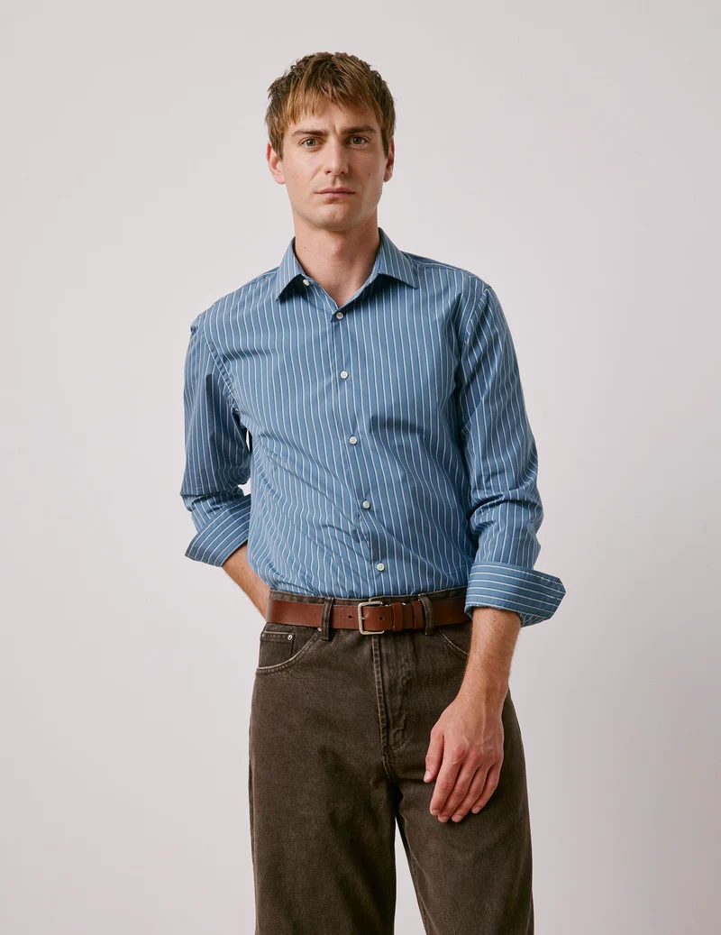 Chemise semi-ajustée rayée bleue