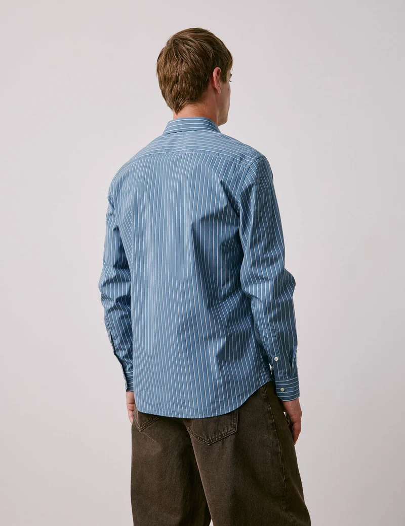 Chemise semi-ajustée rayée bleue