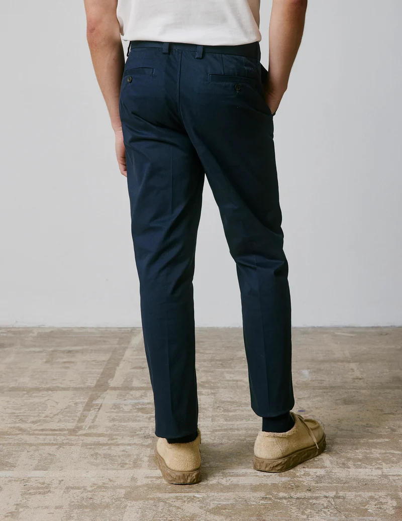 Chino Geofrey en twill de coton marine