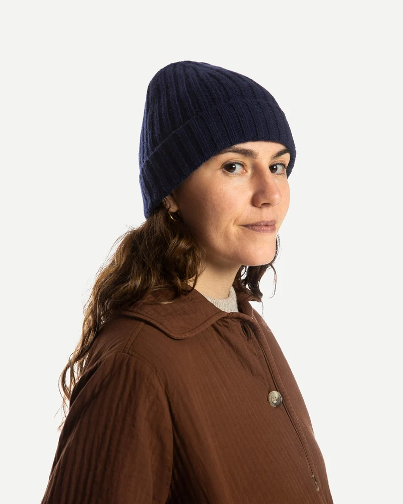 Dunkelblaue Mütze aus Bio-Merinowolle von Matona