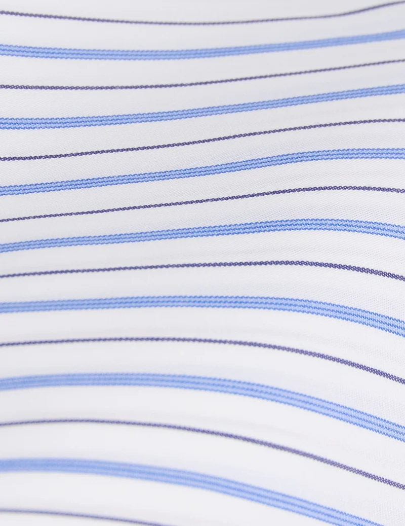 Chemise semi-ajustée rayée bleue