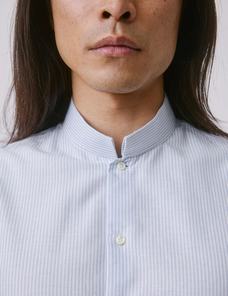 Chemise semi-ajustée rayée bleu clair