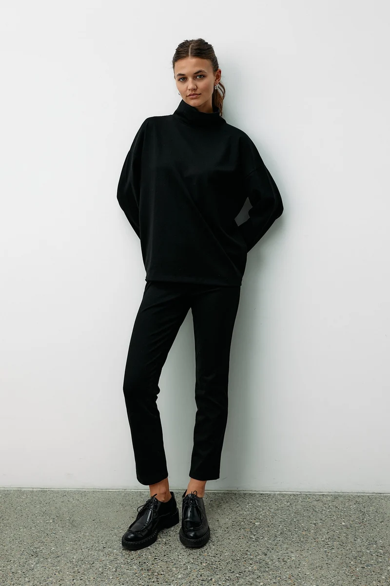 Schwarze Hose Transformation aus Tencel von Moya Kala