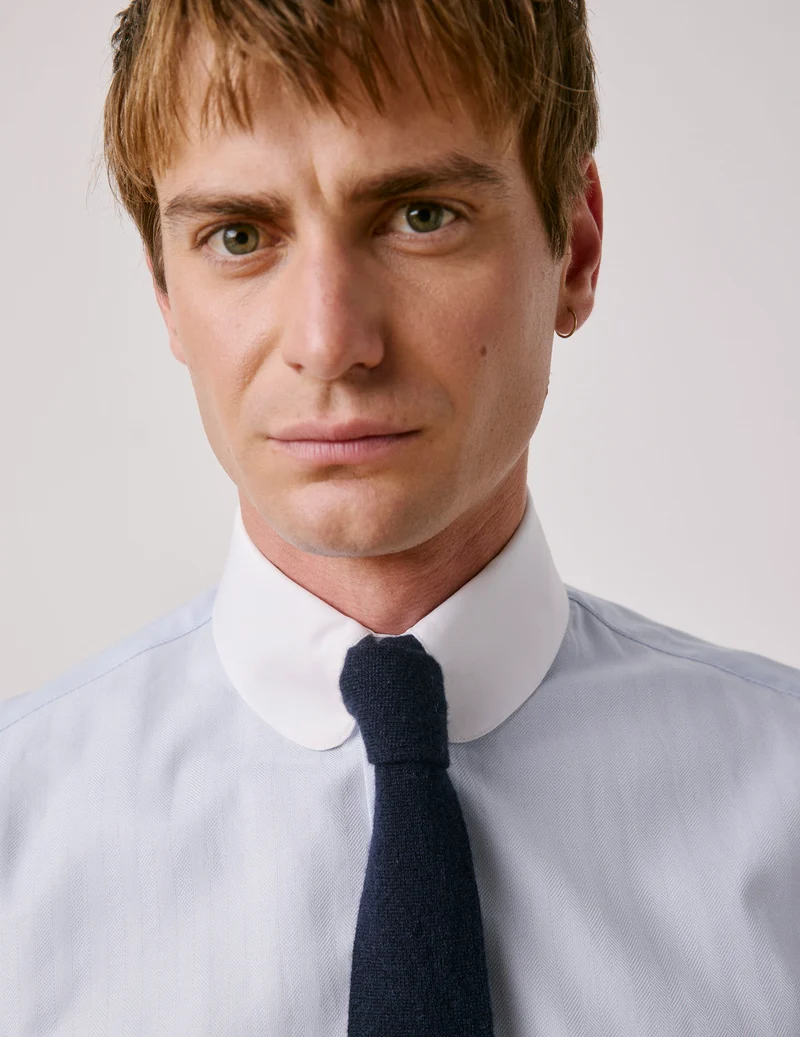 Chemise semi-ajustée bleu clair