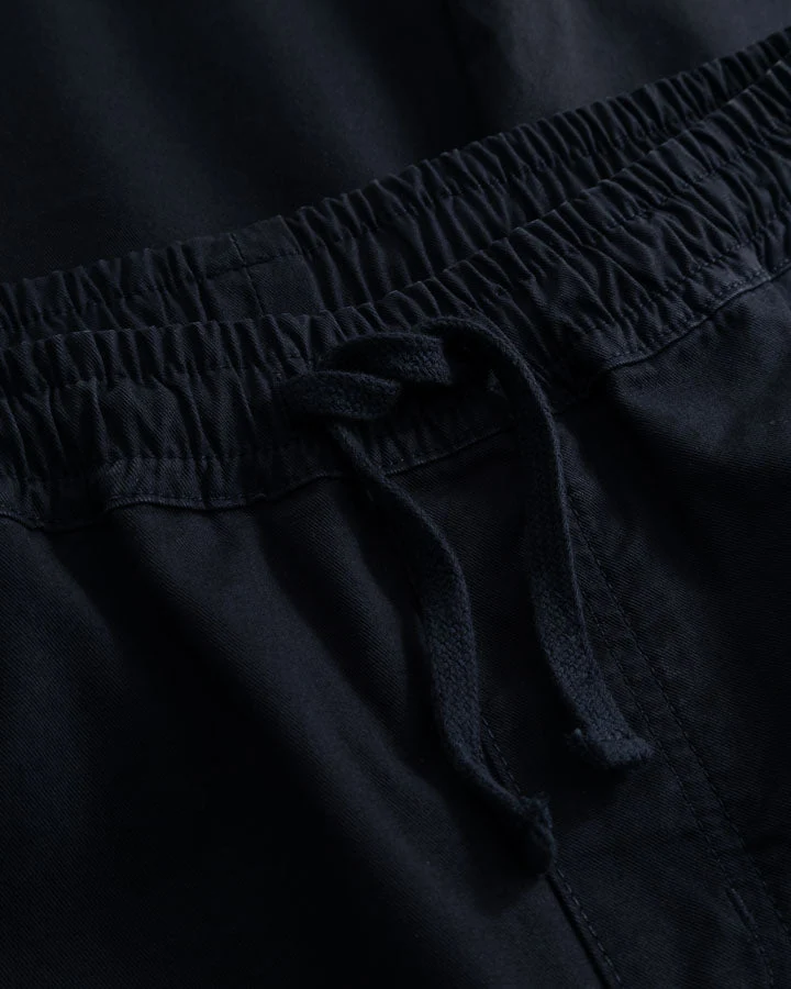 Dunkelblaue Chinohosen TreePants aus 100% recycelter Baumwolle von Nikin /TreePants Chino ReCotton Dark Navy