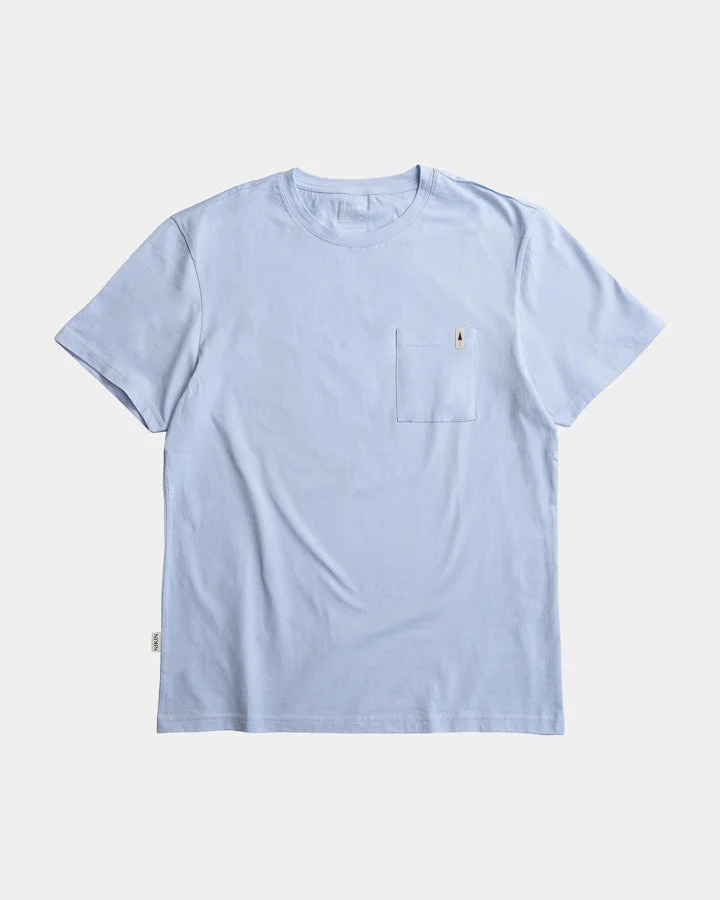 Hellblaues T-Shirt TreeShirt Pocket Mono aus 100% recycelter Baumwolle von Nikin