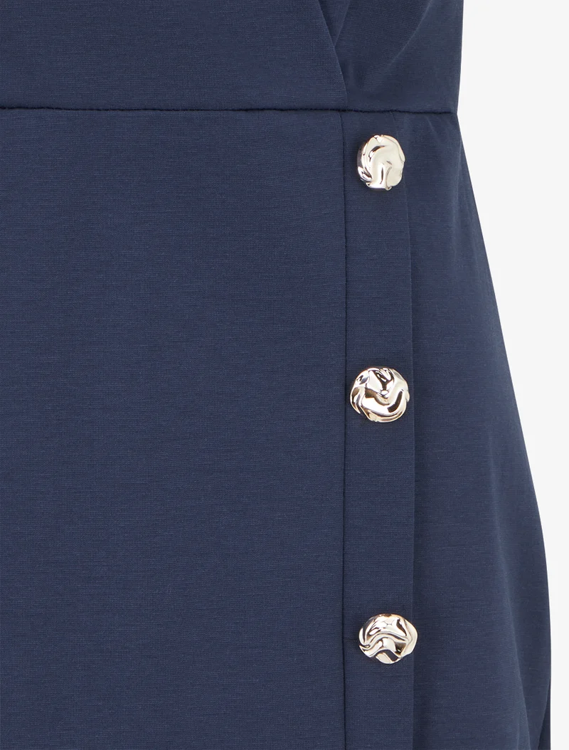 Ärmelloses Wickelkleid mit dekorativen Knöpfen - Marine