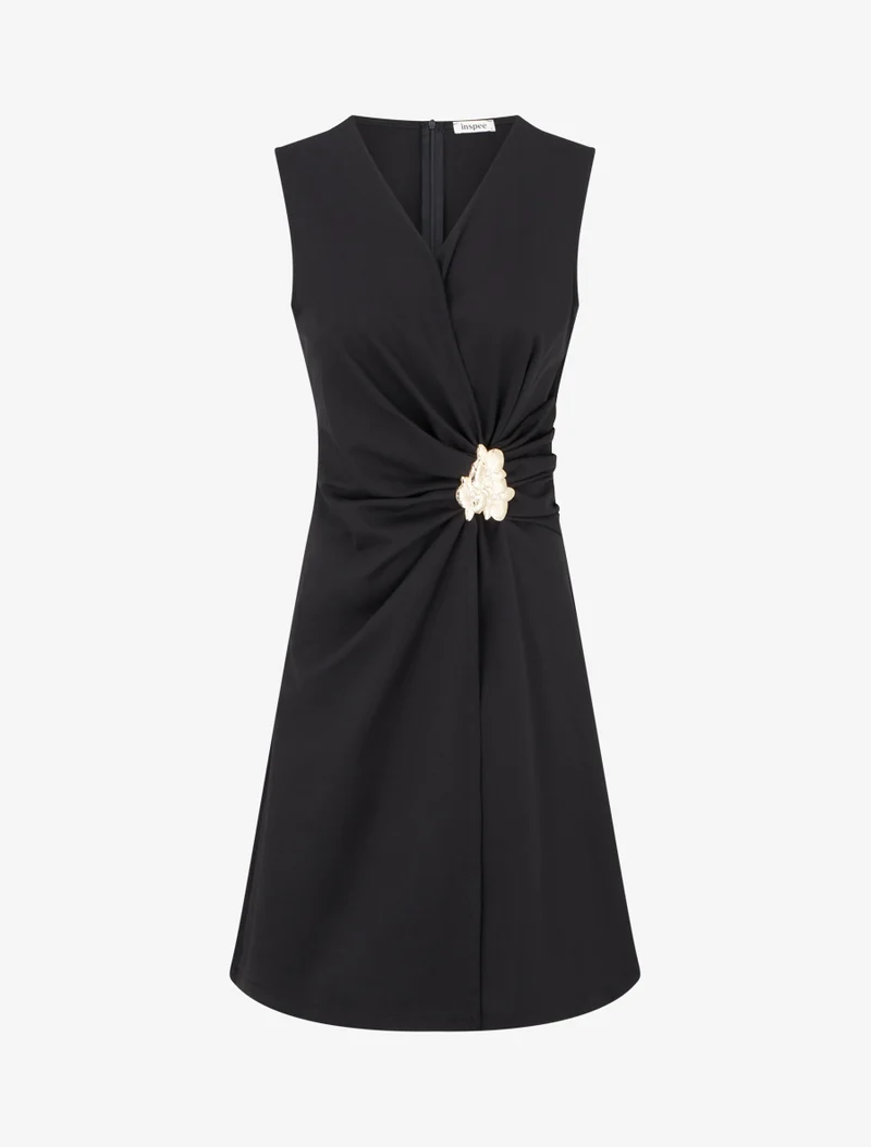 Ärmelloses Kleid mit Blumenschmuck - Schwarz