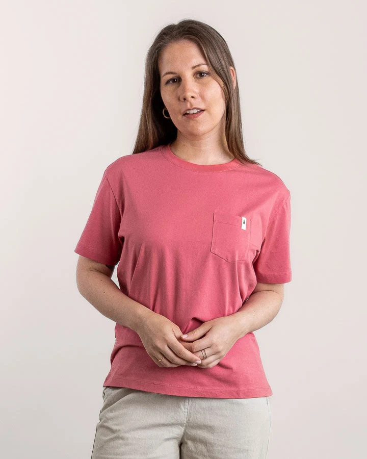 Rosa T-Shirt TreeShirt Pocket Mono Relaxed aus 100% recycelter Baumwolle von Nikin