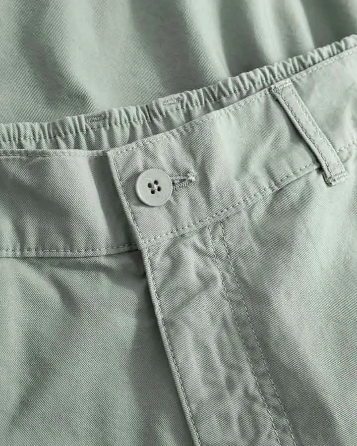 Grüngraue Shorts TreeShorts ReCotton Cargo aus 100% recycelter Baumwolle von Nikin
