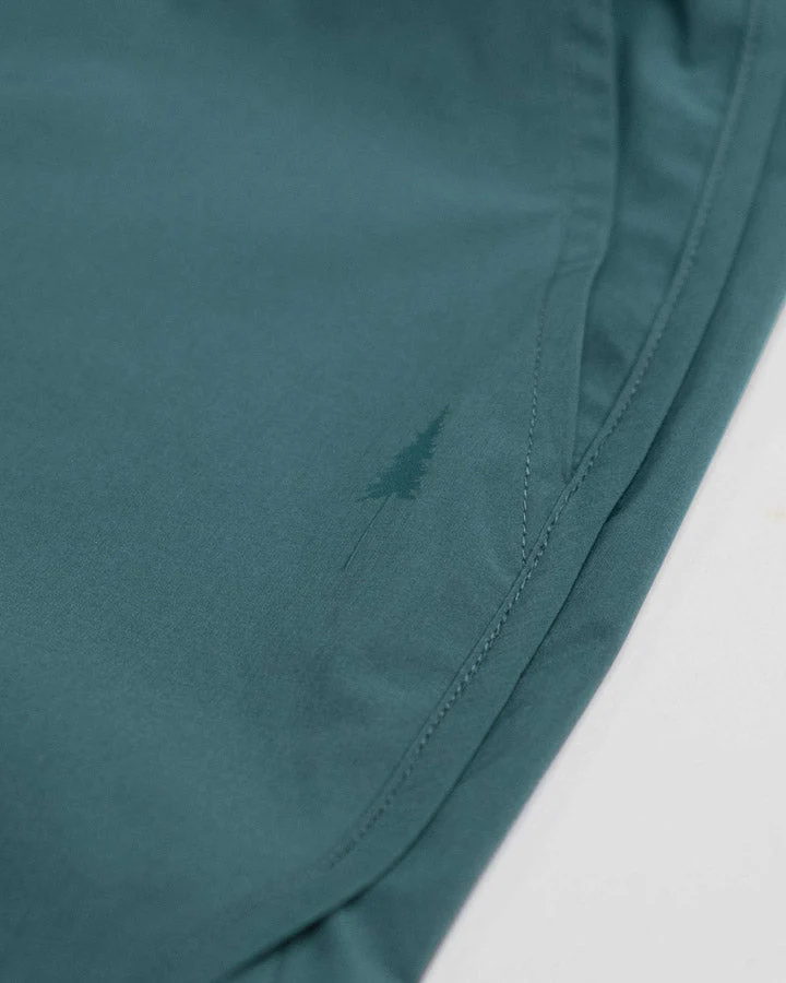 Petrolfarbene Shorts TreeShorts Technical aus recyceltem Polyester von Nikin