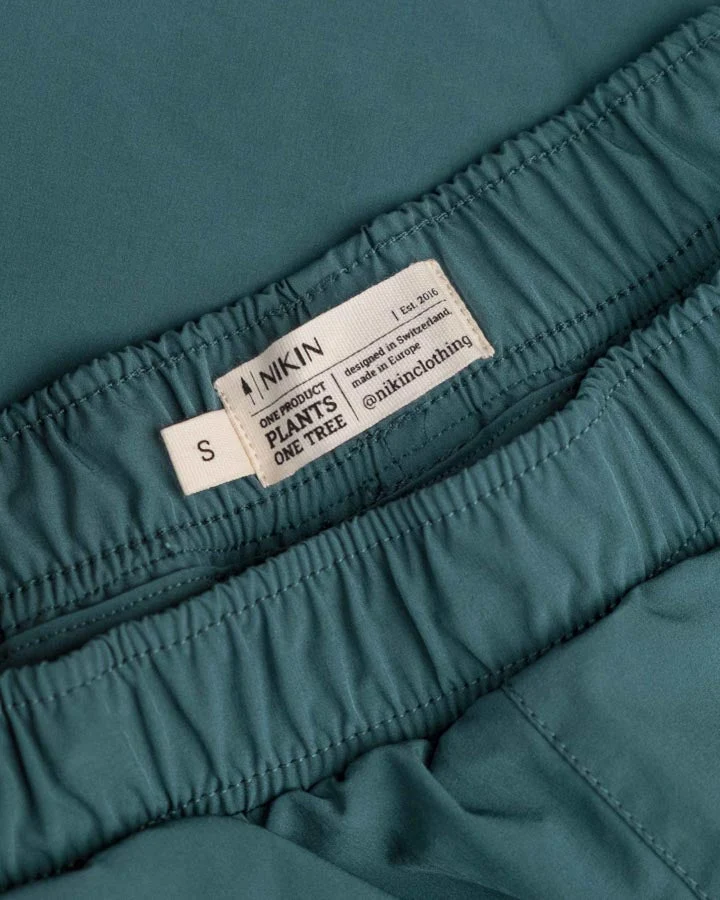 Petrolfarbene Shorts TreeShorts Technical aus recyceltem Polyester von Nikin