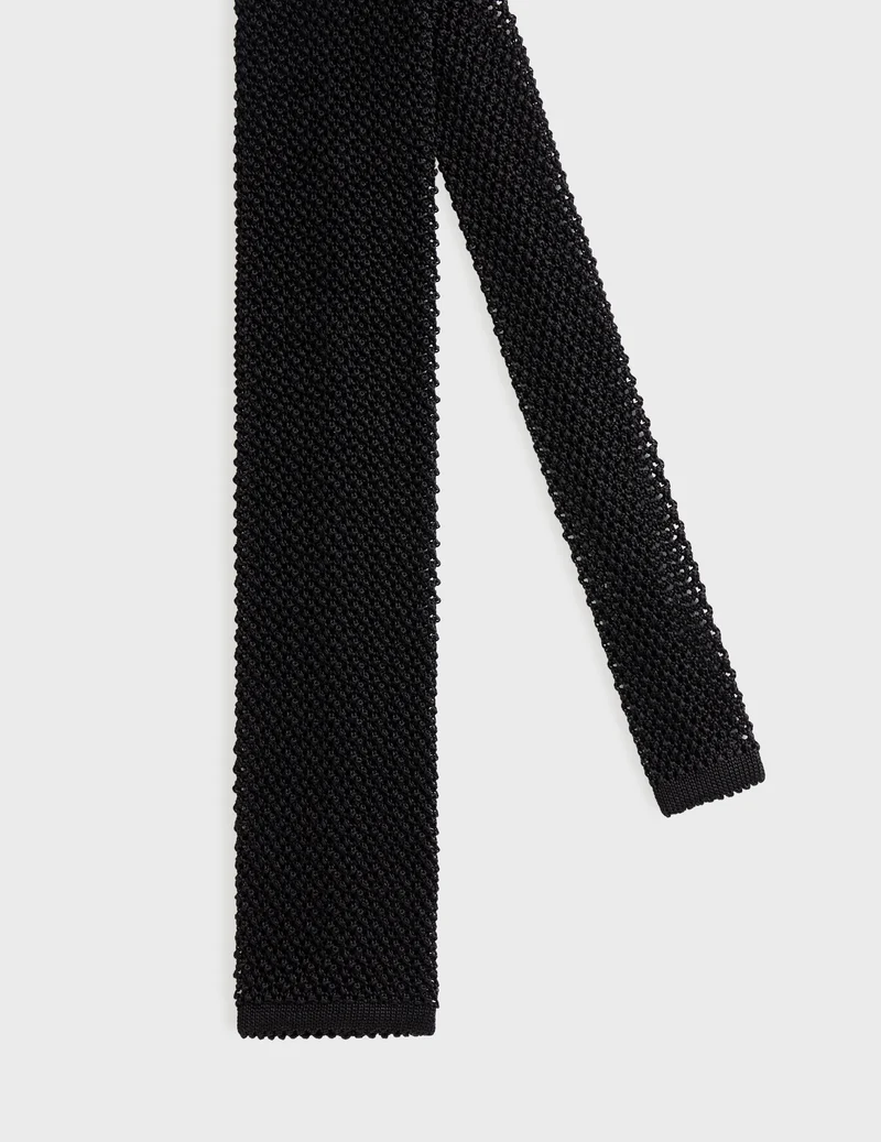 Cravate en maille de soie noire