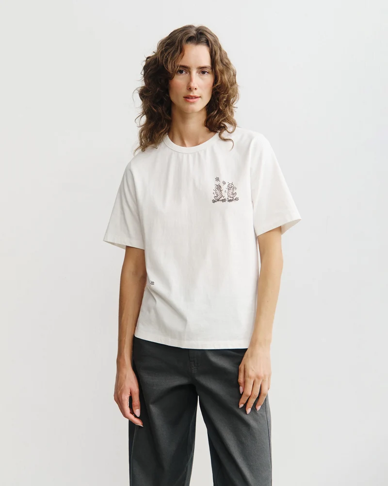 Weisses T-Shirt Caterpillar aus Bio-Baumwolle von Rotholz