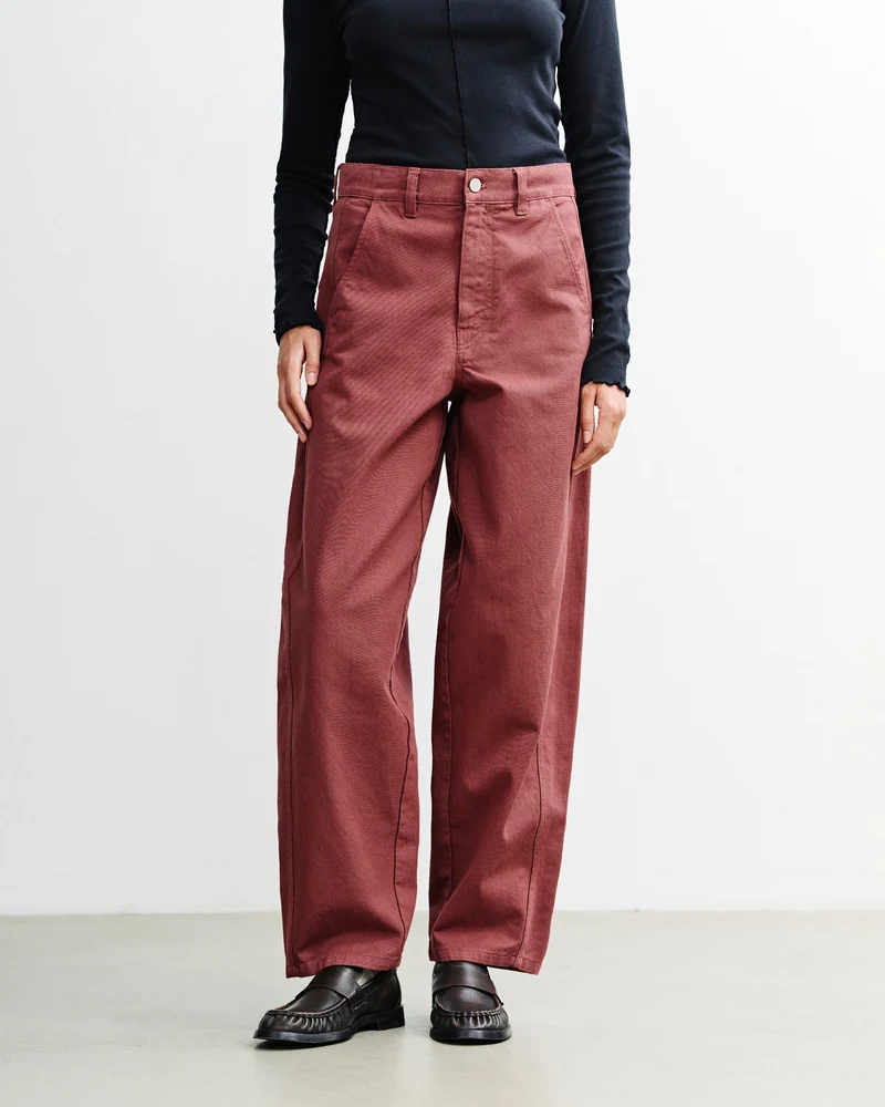 Rote Hose Barrel-Leg aus 100% Bio-Baumwolle von Rotholz