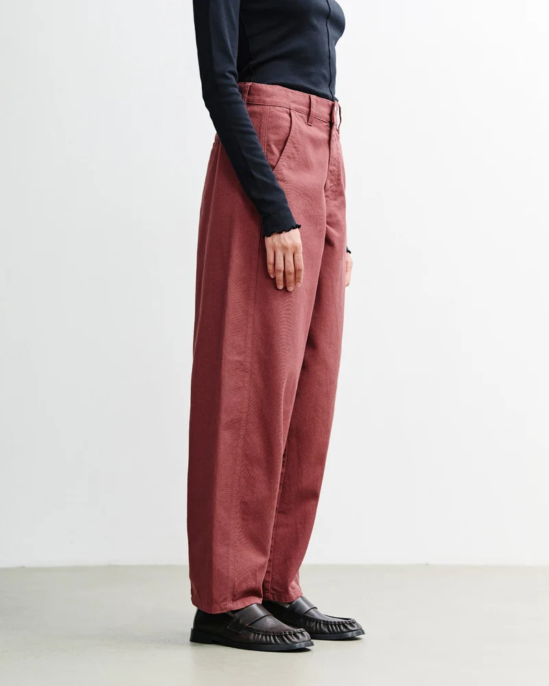 Rote Hose Barrel-Leg aus 100% Bio-Baumwolle von Rotholz