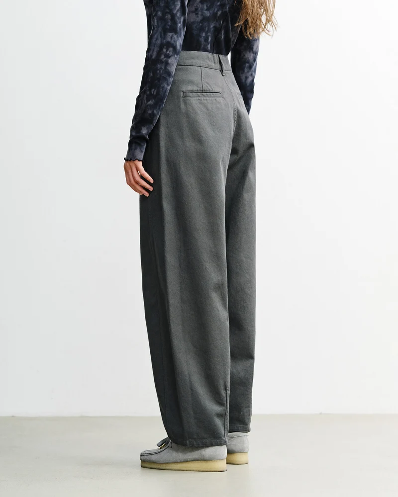 Graue Hose Barrel-Leg aus 100% Bio-Baumwolle von Rotholz
