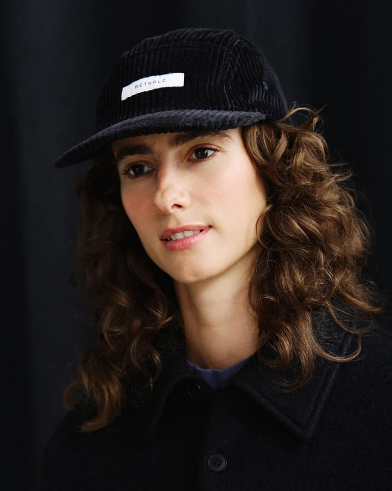 Schwarze Cap Cord 5-Panel aus Bio-Baumwolle von Rotholz