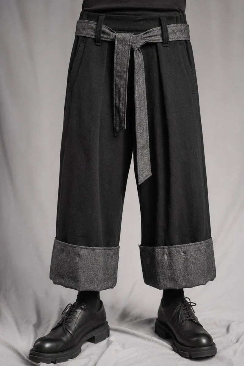 eigensinnig wien | Zephyr | Unkonventionelle schwarze Hakama-Hose aus Wolle