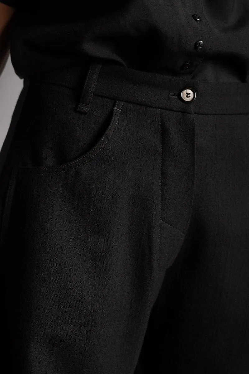 eigensinnig wien | Nin Nin A | Designer Barrel Leg Hose für Damen aus italienischer Wolle