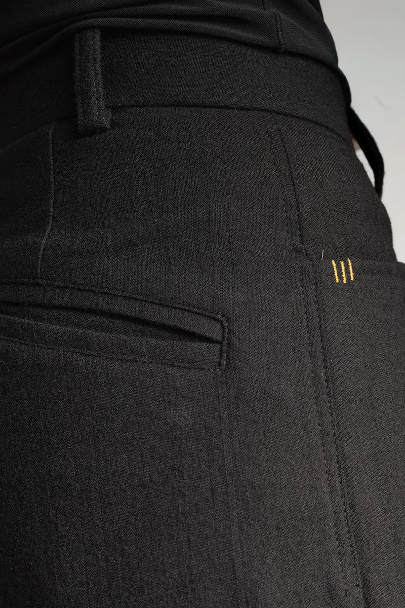 eigensinnig wien | CamFra | Avantgardistischer schwarzer Designer-Hosenanzug für Damen aus italienischer Wolle