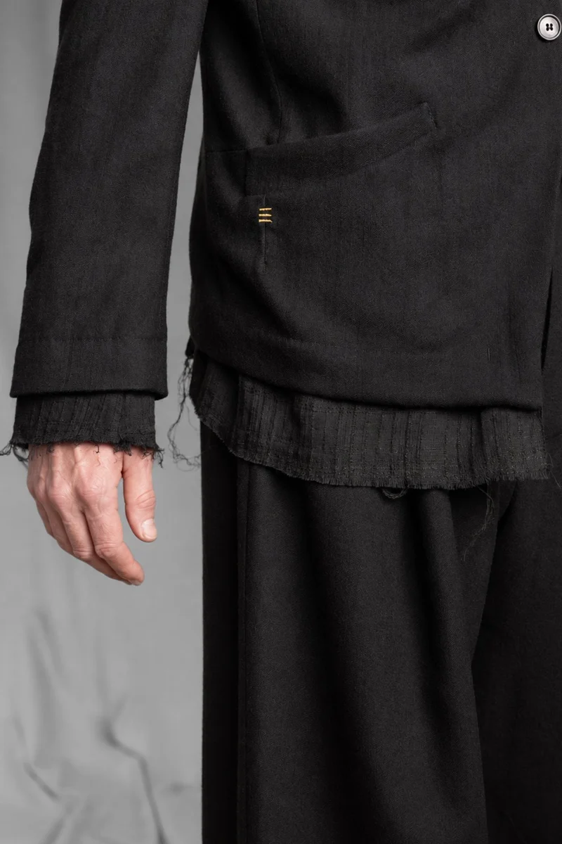 eigensinnig wien | VinFra | Schwarzer Designer-Anzug für Herren mit weiter Bundfaltenhose aus italienischer Wolle