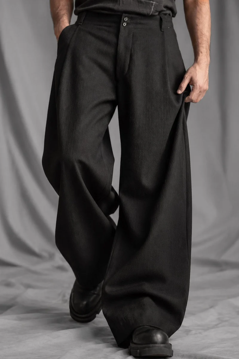 eigensinnig wien | BanVin | Schwarzer Designer Baggy Anzug für Herren aus italienischer Luxuswolle