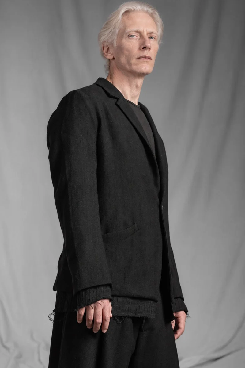 eigensinnig wien | Vincent | Extravagantes schwarzes Designer-Sakko aus italienischer Luxuswolle von Faliero Sarti