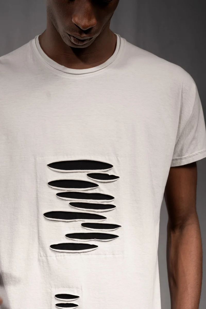eigensinnig wien | Fontana | Unkonventionelles Baumwoll-T-Shirt mit avantgardistischer Formgebung