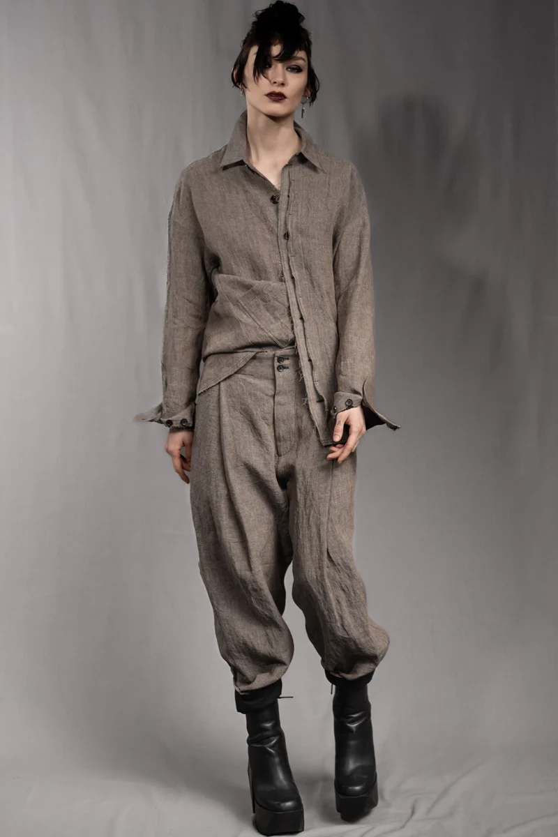 eigensinnig wien | ChiTho | Progressiver Leinen-Zweiteiler mit Overshirt und Drop Crotch Pants