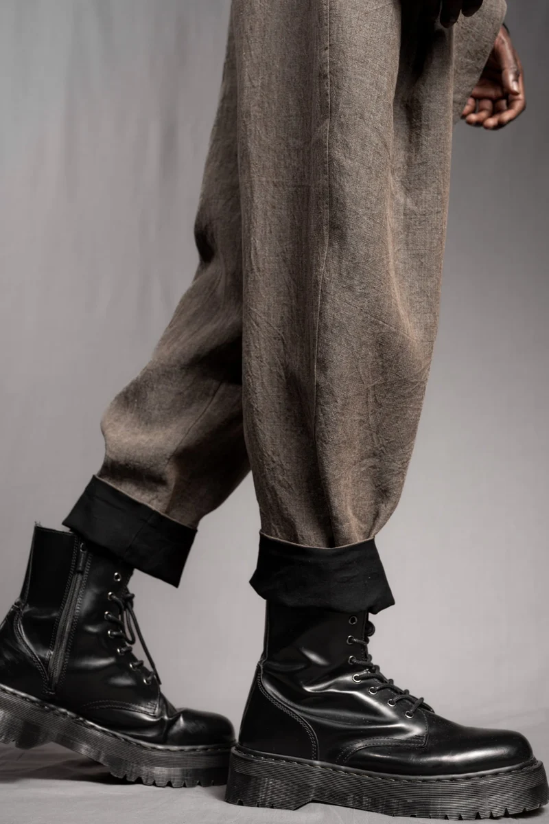 eigensinnig wien | ChiTho | Progressiver Leinen-Zweiteiler mit Overshirt und Drop Crotch Pants