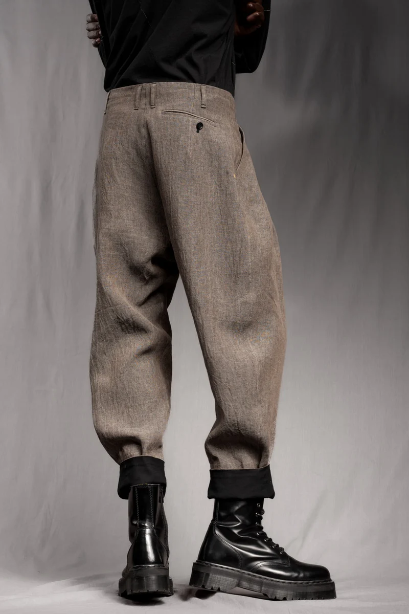 eigensinnig wien | ChiTho | Progressiver Leinen-Zweiteiler mit Overshirt und Drop Crotch Pants