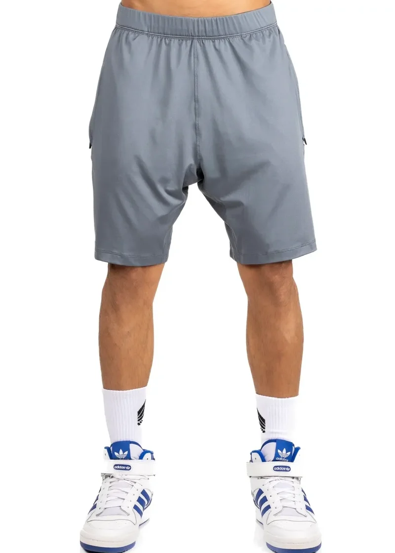 Graue Shorts Zeyla Performance aus recyceltem Poyester von Nivays