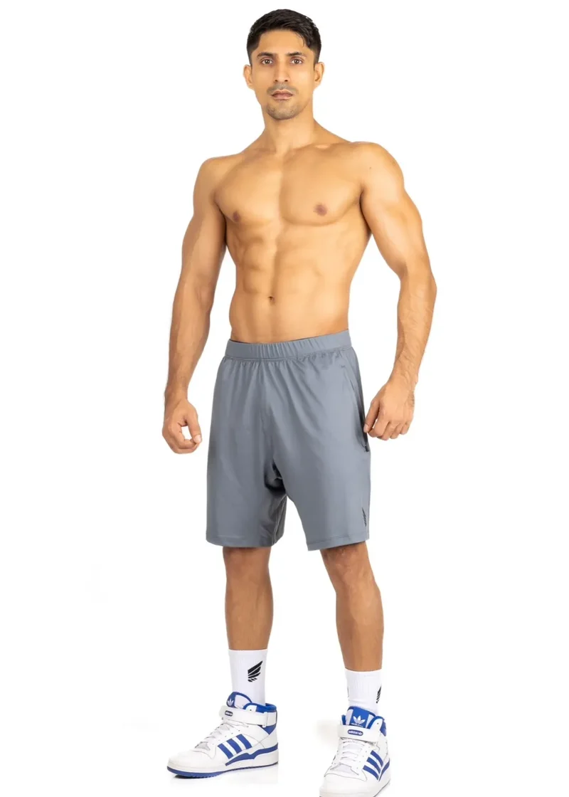 Graue Shorts Zeyla Performance aus recyceltem Poyester von Nivays