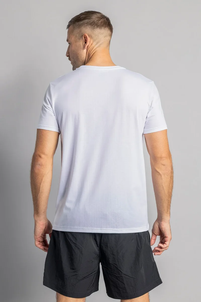 Weisses Classic Athletic T-Shirt (Shorter Version) aus DriRelease® von Dirts