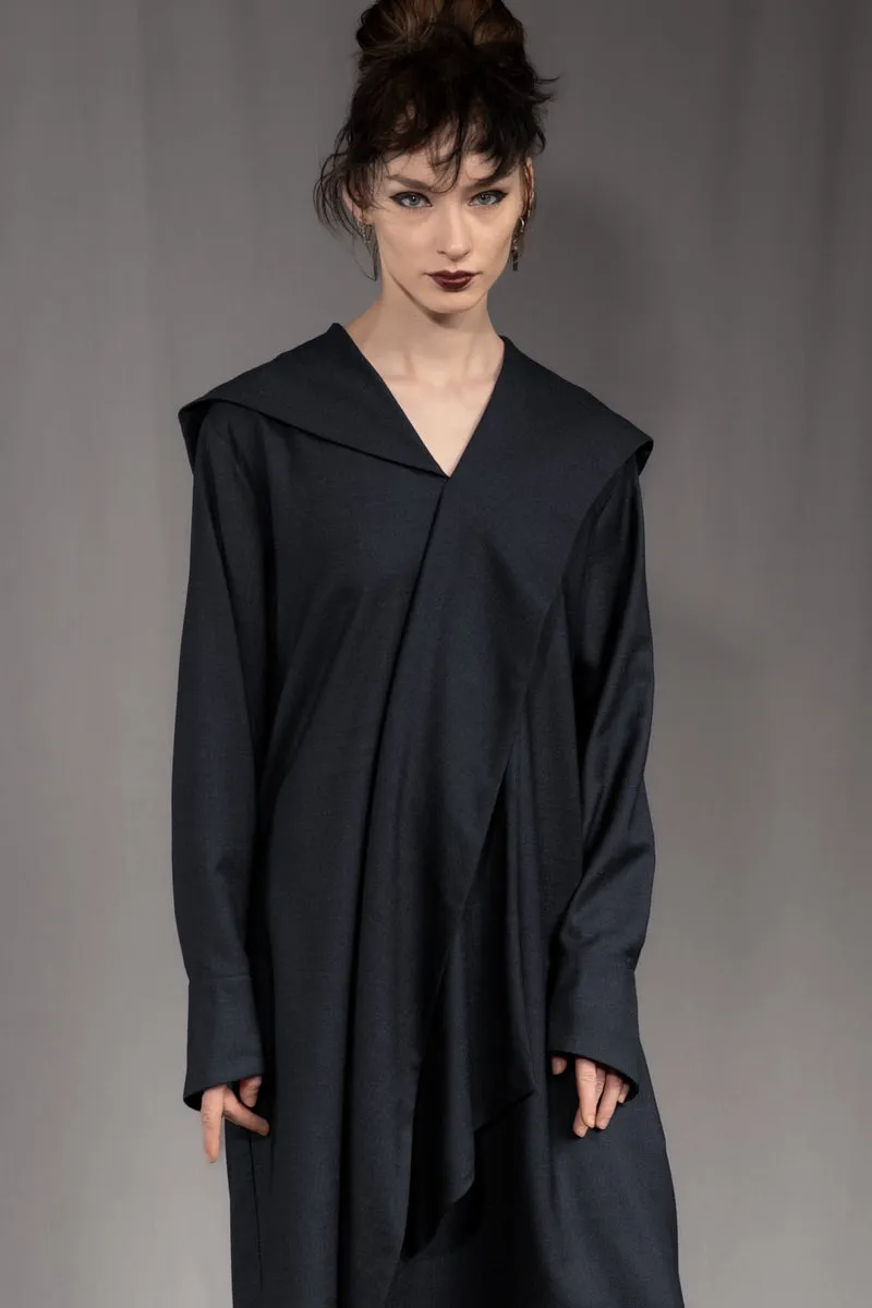 eigensinnig wien | Rübezahl | Nachtblauer Hooded Gown mit Schal aus Seide/Wolle