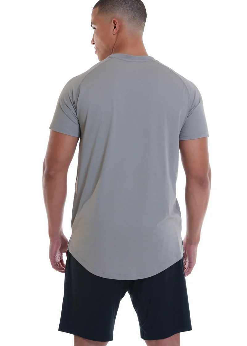 Graues Shirt Zeyla High Performance aus recyceltem Polyester von Nivays