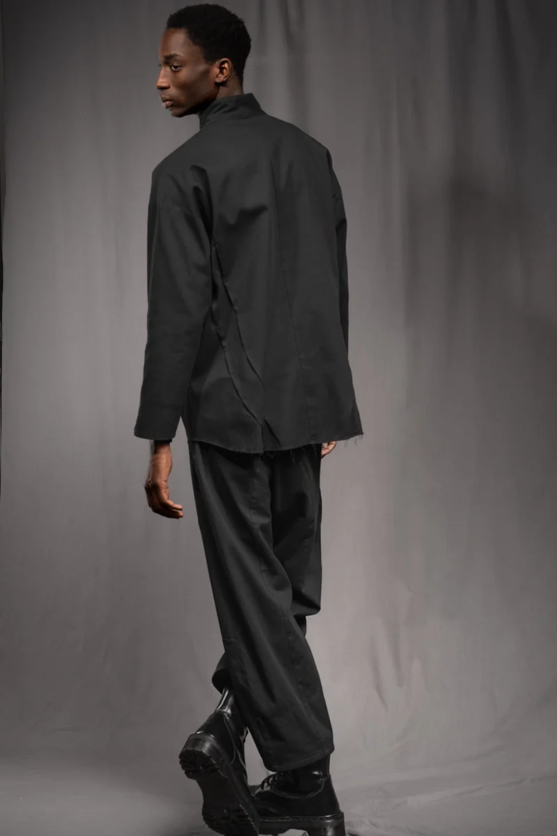 eigensinnig wien | KolQua | Schwarzer Baggy Pants Anzug aus leichter Baumwolle
