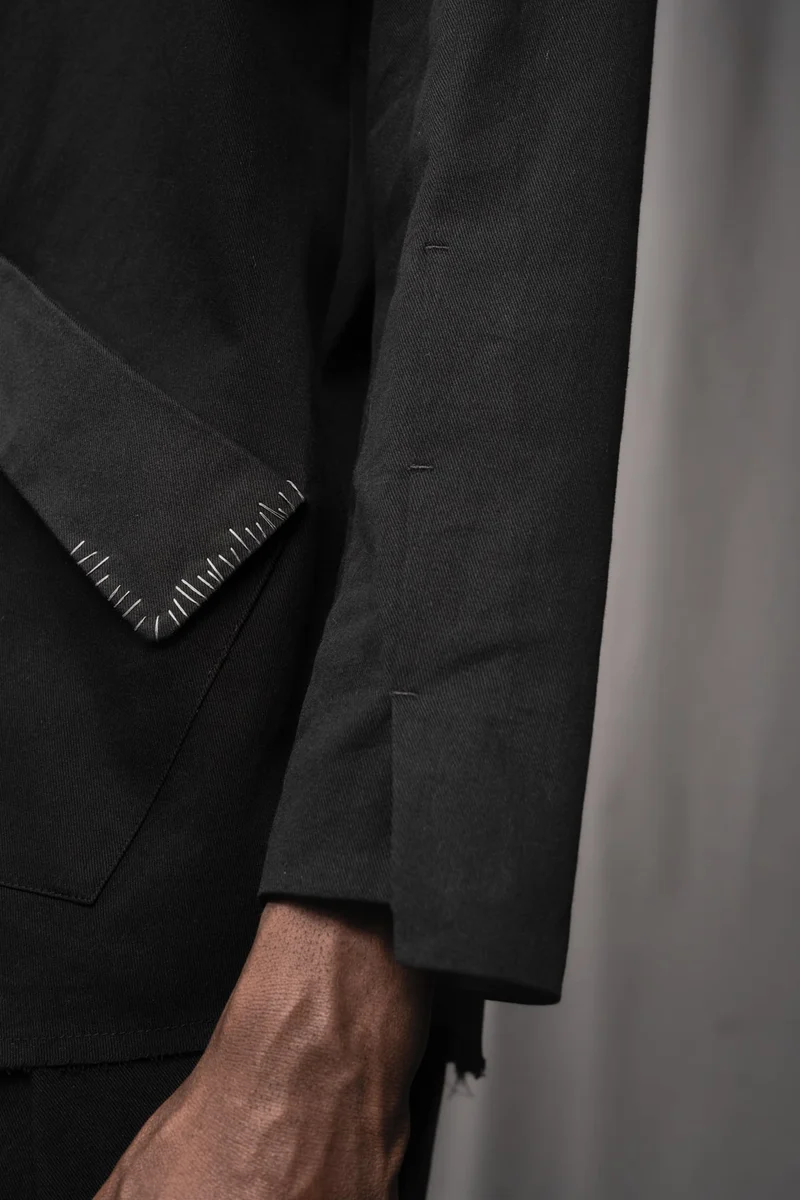 eigensinnig wien | KolQua | Schwarzer Baggy Pants Anzug aus leichter Baumwolle