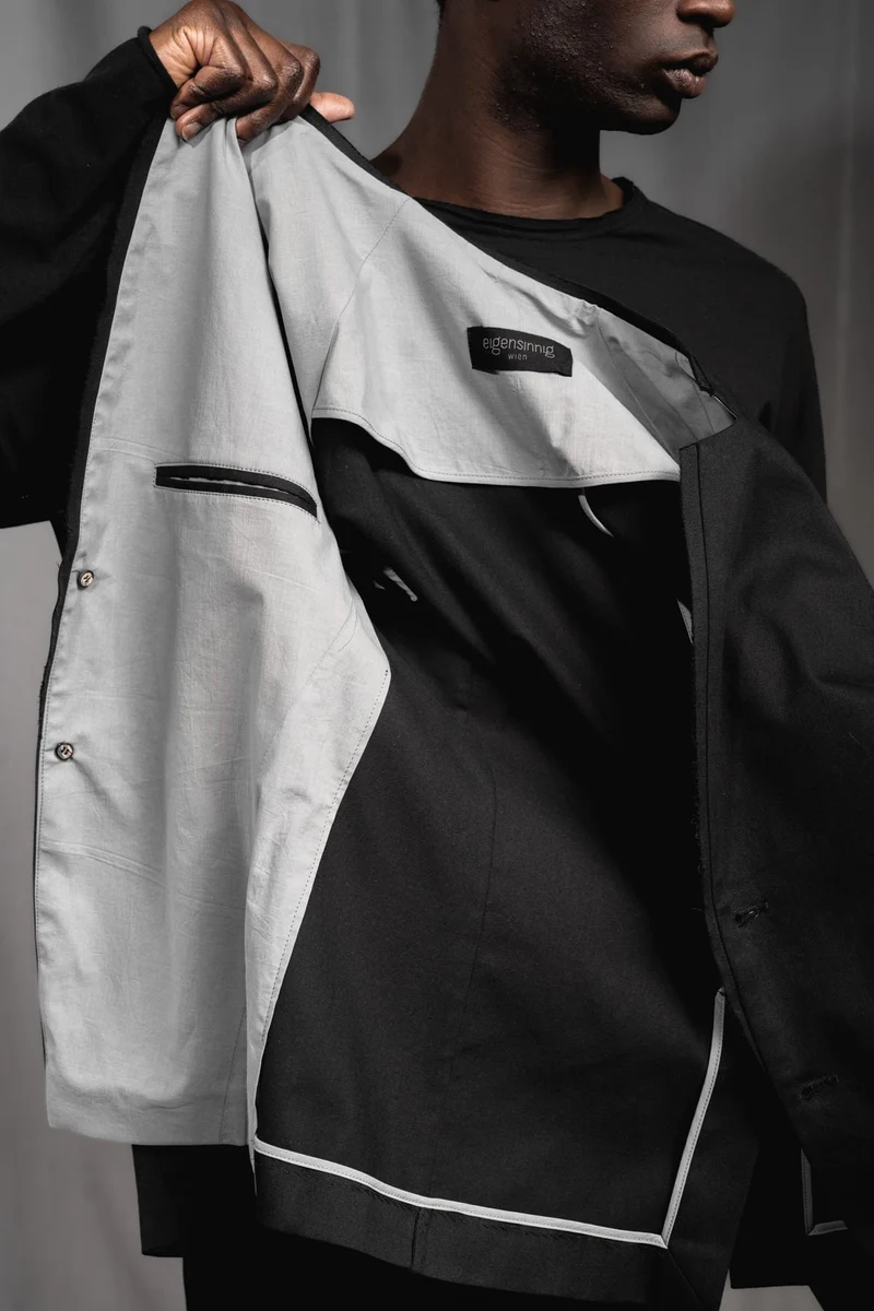 eigensinnig wien | WalQua | Schwarzer Designer Herrenanzug aus Gabardine-Baumwolle