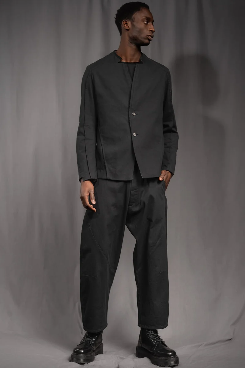 eigensinnig wien | WalQua | Schwarzer Designer Herrenanzug aus Gabardine-Baumwolle