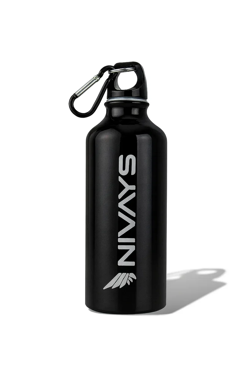 Schwarze Trinkflasche Sports aus recyceltem Aluminium von Nivays / Aluminium Sports Bottle