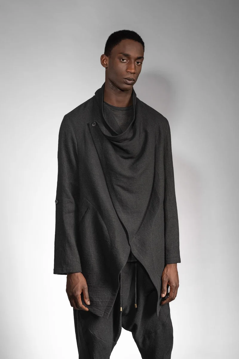 eigensinnig wien | Apollon | Schwarzer, extravaganter Oversize Cardigan aus Wolle-Leinen-Mix