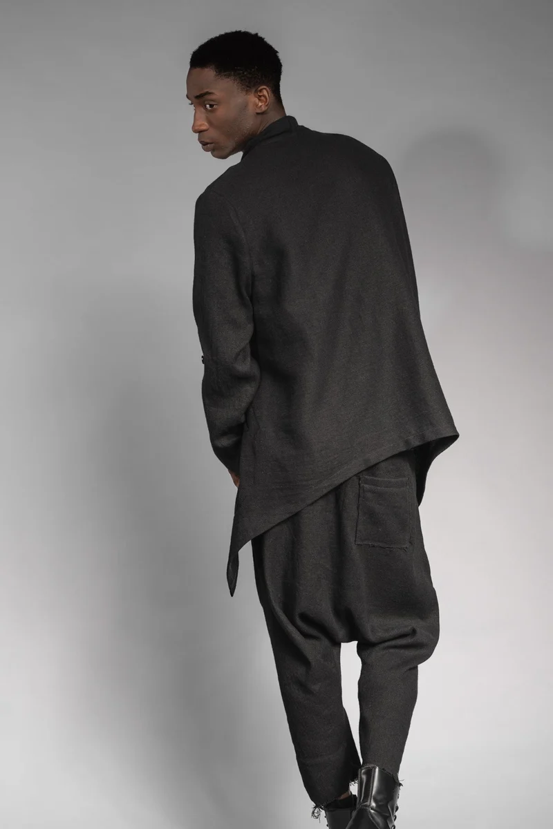 eigensinnig wien | Apollon | Schwarzer, extravaganter Oversize Cardigan aus Wolle-Leinen-Mix