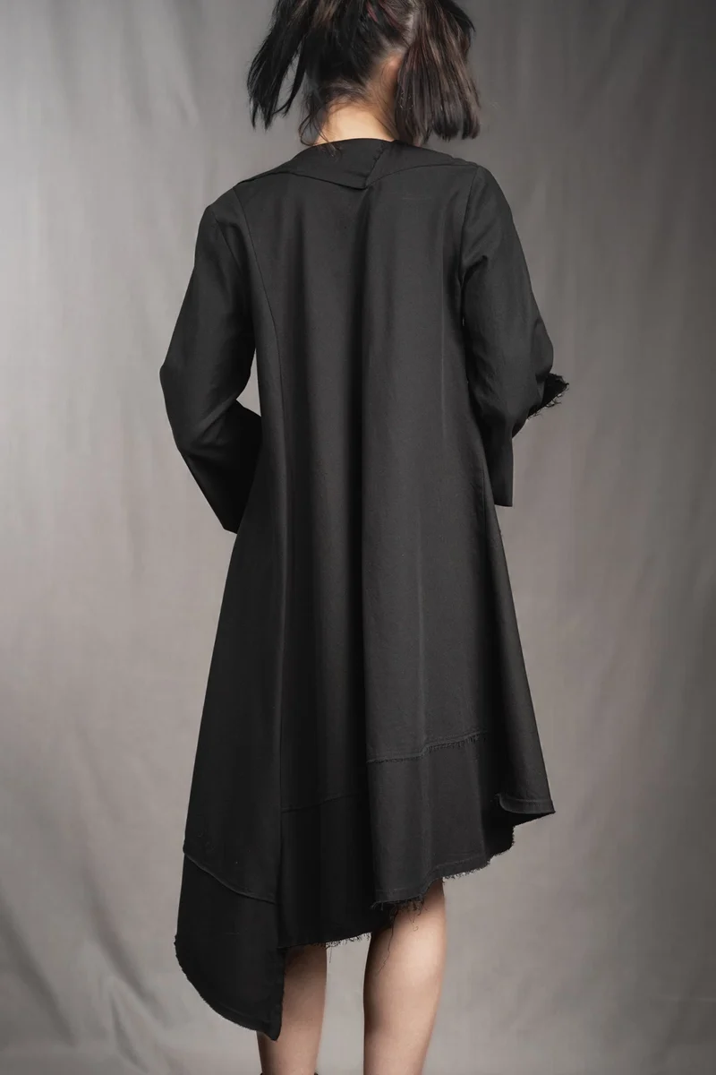 eigensinnig wien | Patti | Avantgardistisches, asymmetrisches Kleid mit Zip aus schwarzer Baumwolle