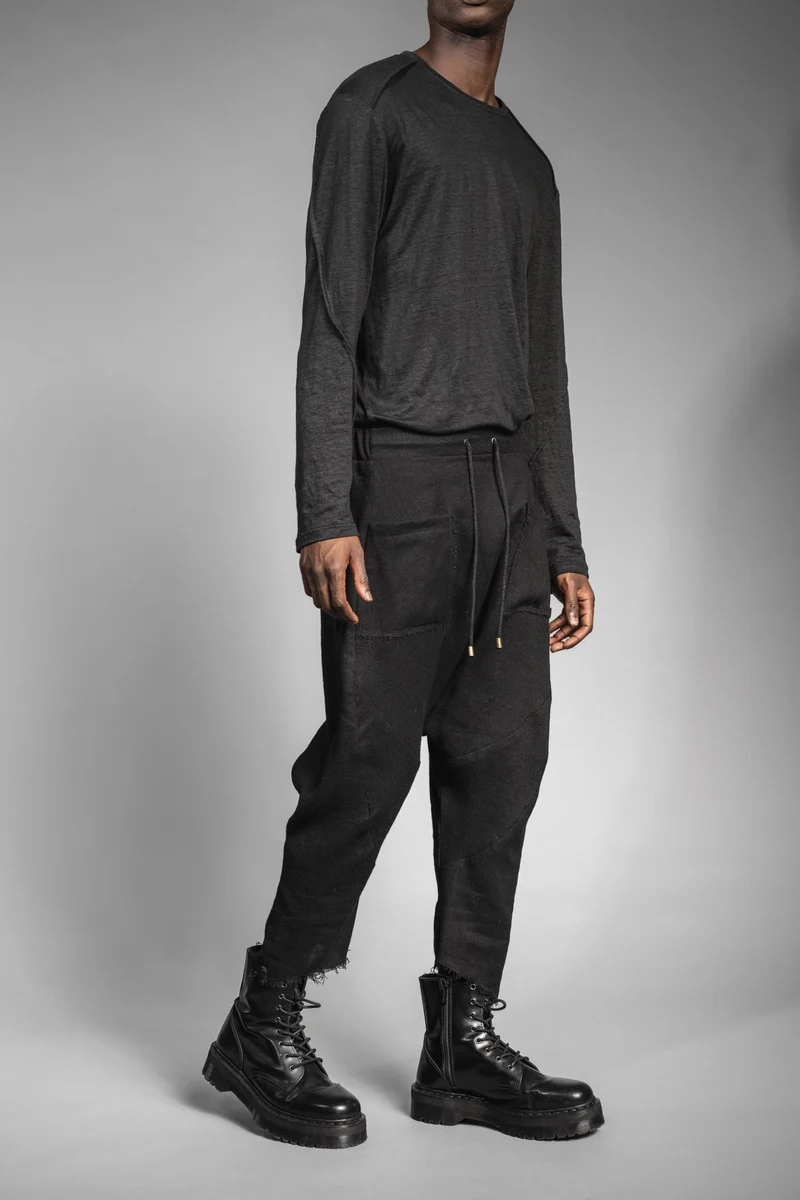 eigensinnig wien | Russell | Schwarze Designer Woll-Cropped Drop Crotch Pants
